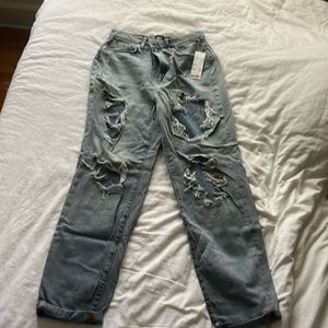BDG Mom high-rise jeans from urban outfitters, size 29.